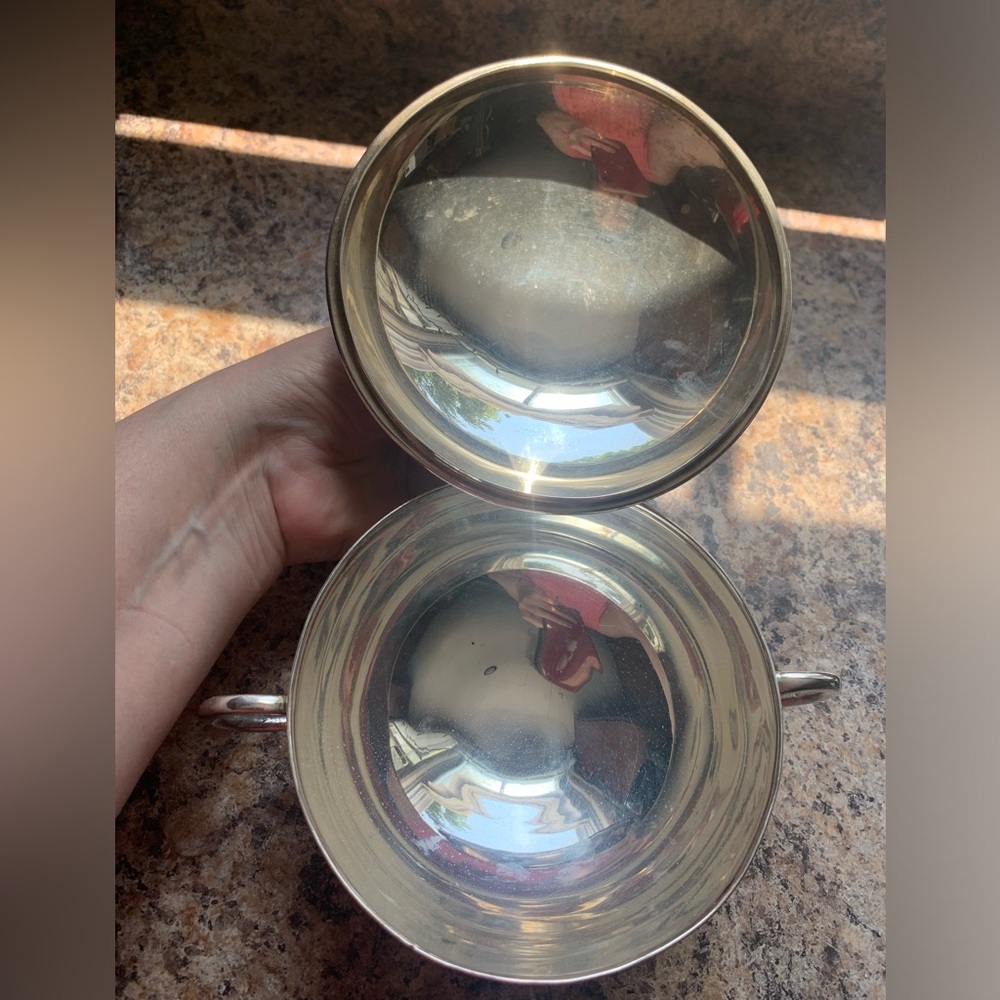 Great silver container with lid. - Picture 3 of 7